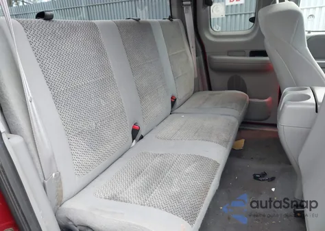 2002 Ford F-150 Lariat/Xl/Xlt from USA, damaged, VIN 2FTRX18L22CA79965